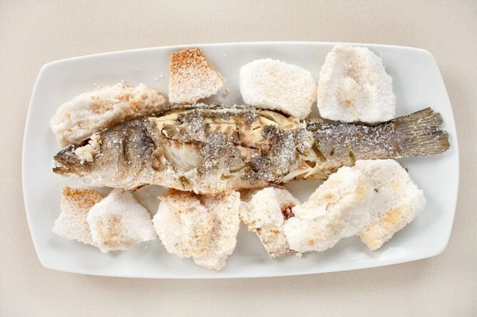 Pečena pastrmka se na pijacama može naći za 1.950 dinara.