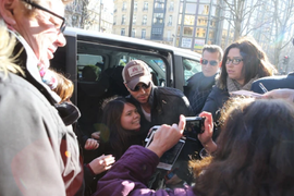 Pevač mega popularan u Srbiji priznao da ima NAJMANJI POLNI ORGAN na svetu i da SE*K svakog dana upražnjava sa svojom suprugom: Kažu da je lep kao slika, a priznanje mu nije umanjilo slavu