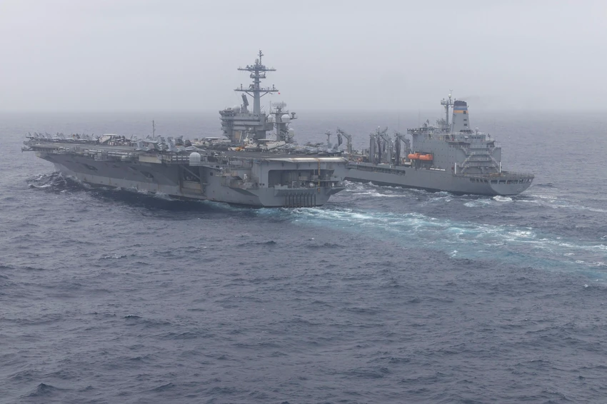 Američki nosač aviona USS Linkoln