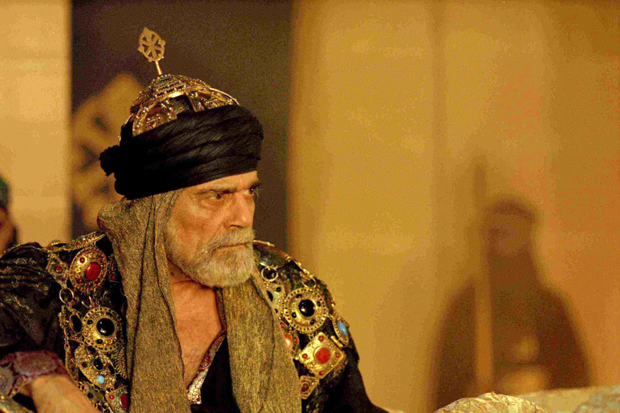 Omar Sharif jako Książe Memucan w filmie "Jedna noc z królem" (2006)