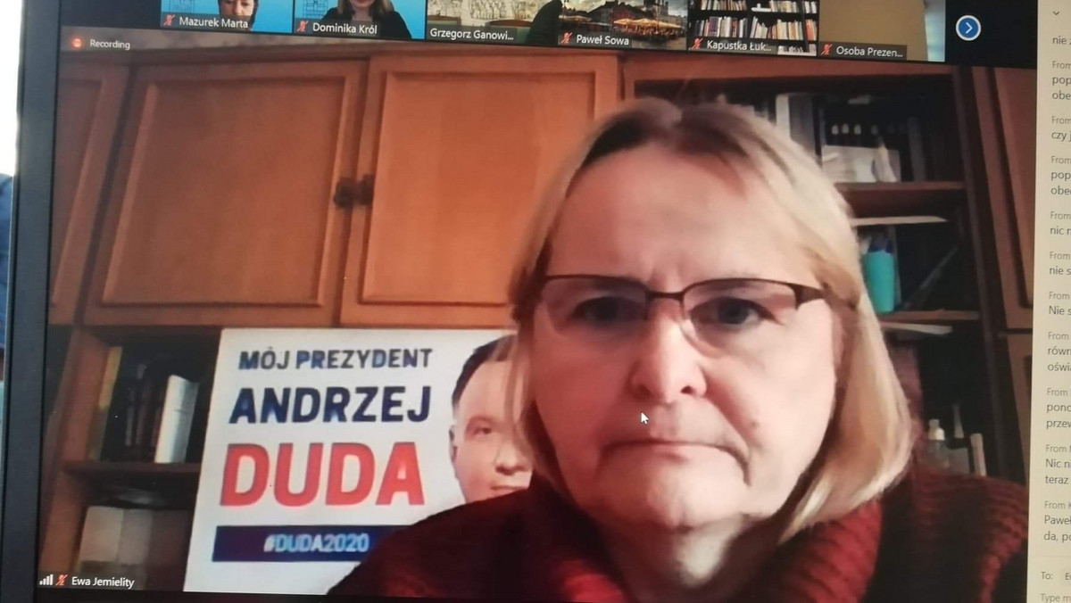 Poznań: Radna PiS na sesji online z plakatem Andrzeja Dudy. "To agitacja"