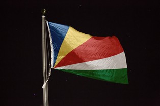 Lider partii Zjednoczone Seszele oskarżony o czary. Wyszedł z aresztu za kaucją