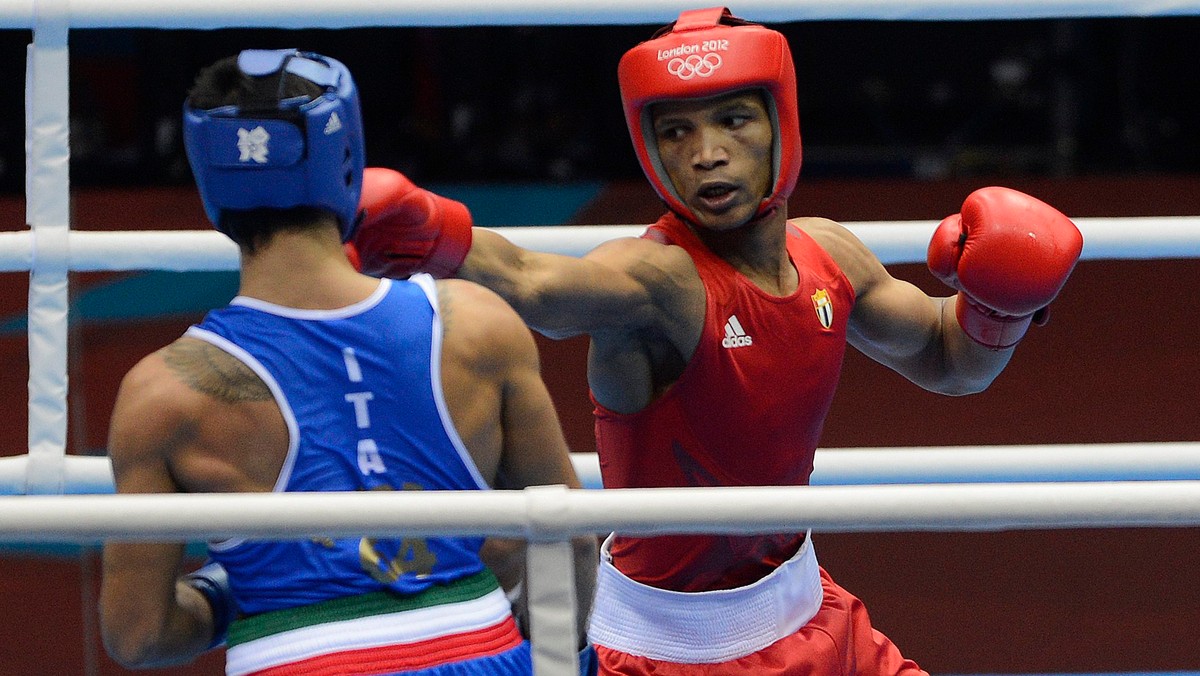 Roniel Iglesias Sotolongo wygrał w finale turnieju bokserskiego w kat. 64 kg podczas Igrzysk XXX Olimpiady. W decydującej walce pokonał Denisa Bierinczika 22:15. Brązowe medale zdobyli reprezentanci Mongolii i Włoch: Mungh-Erdene Uranchimeg i Vincenzo Mangiacapre.