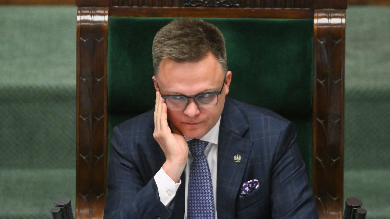Jaka przyszłość czeka Szymona Hołownię? Polacy nie mają dla niego dobrych wieści [SONDAŻ]