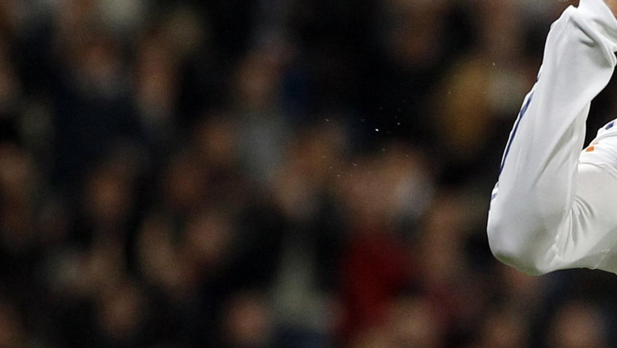 Sergio Ramos zdementował pogłoski mówiące, że po zakończeniu sezonu może odejść z Realu Madryt i zasilić szeregi Chelsea Londyn. Reprezentant Hiszpanii zapewnił, że chciałby pozostać na Santiago Bernabeu do końca swojej kariery.