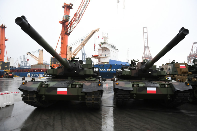 Odbiór koreańskich czołgów K2 i armatohaubic K9 w Gdyni