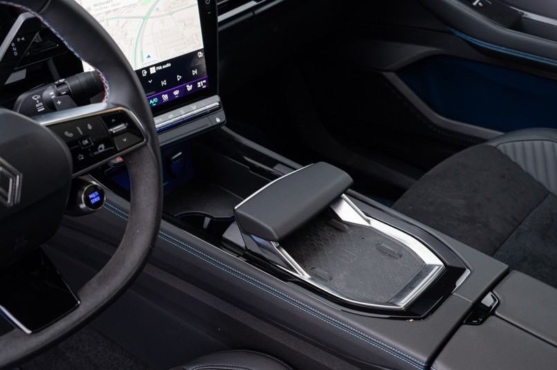 Renault Rafale E-Tech full hybrid 200