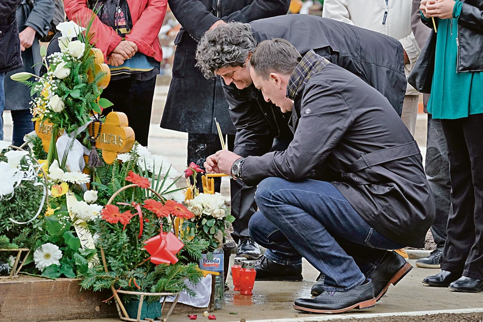 Sveću je zapalio i Sergej Ćetković