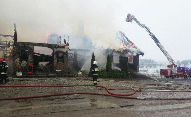 Spłonęła restauracja w Egiertowie; gasiło ją 21 zastępów straży