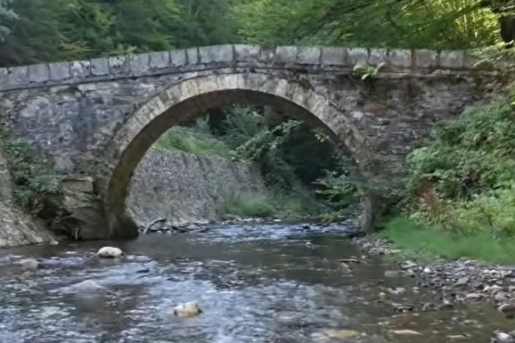 MISTERIJA KAMENOG ČUDA U IVANJICI! Spajao je Dubrovnik i Carigrad, svi misle da su ga podigli Rimljani, a iza svega se krije OVA priča