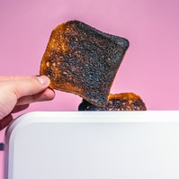 Az égett pirítósban valóban rákkeltő anyagok vannak? Itt a válasz