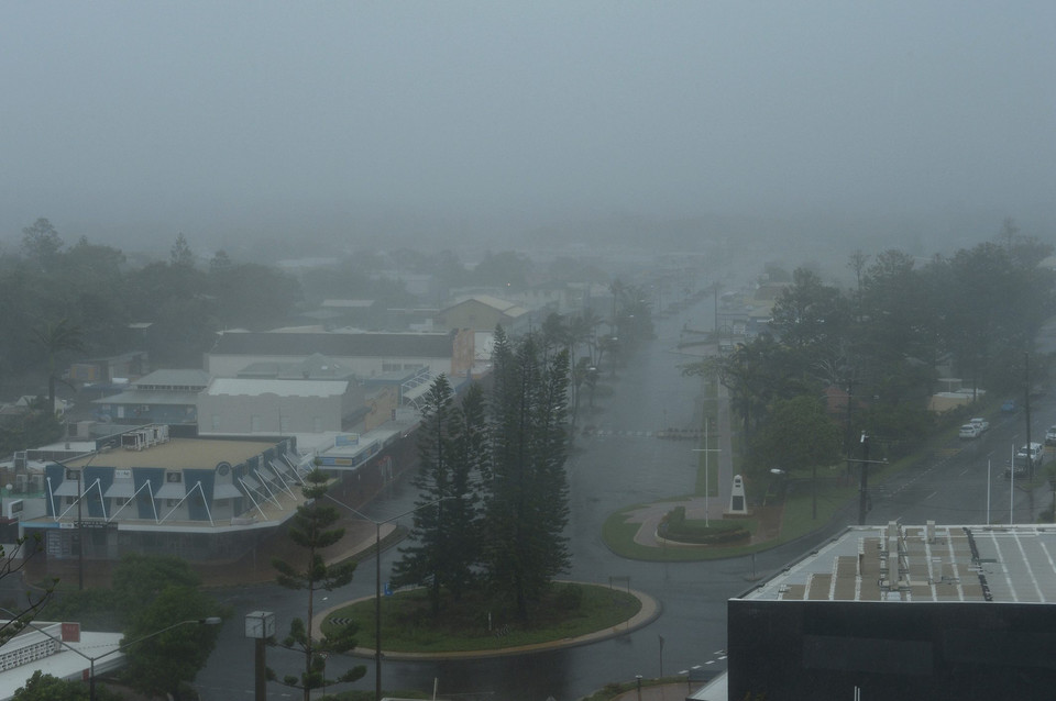 AUSTRALIA CYCLONE MARCIA (Cyclone Marcia hits Queensland)