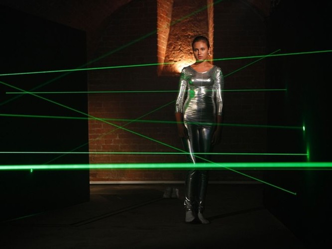 Lasery w Top Model – zdjęcia z planu