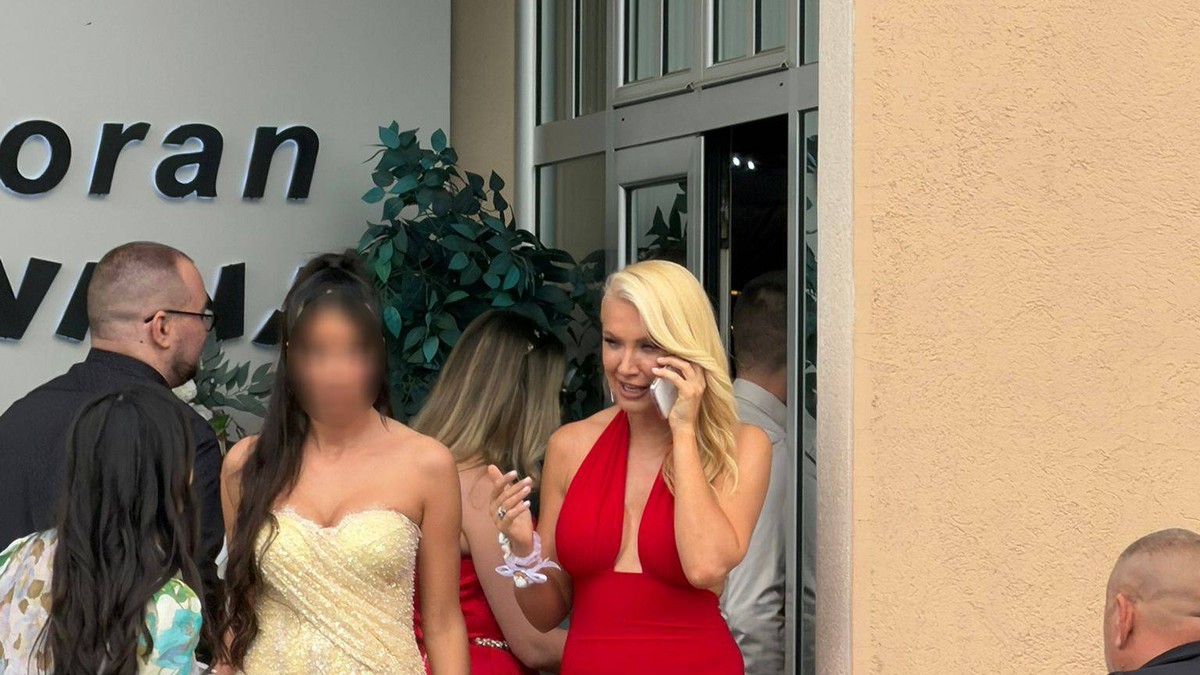 (VIDEO) BOJANA RISTIVOJEVIĆ ŽENI BRATA Vuk u smokingu, prava šmekerčina! Ponosna sestra blista, haljina pripijena uz telo ISTAKLA SVE ATRIBITE