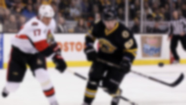 NHL: Boston Bruins strzelili gola z niecodziennej odległości