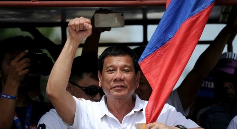 Philippines' Duterte leads with 40 pct of votes in presidential election