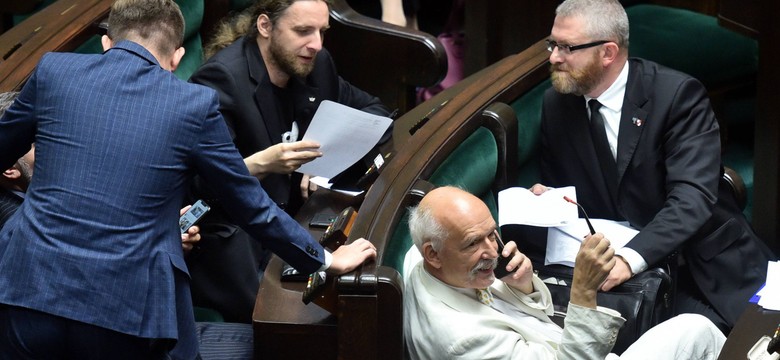 "Die Welt": Konfederacja szydzi z PiS i jej prezesa, "niewysokiego kawalera"