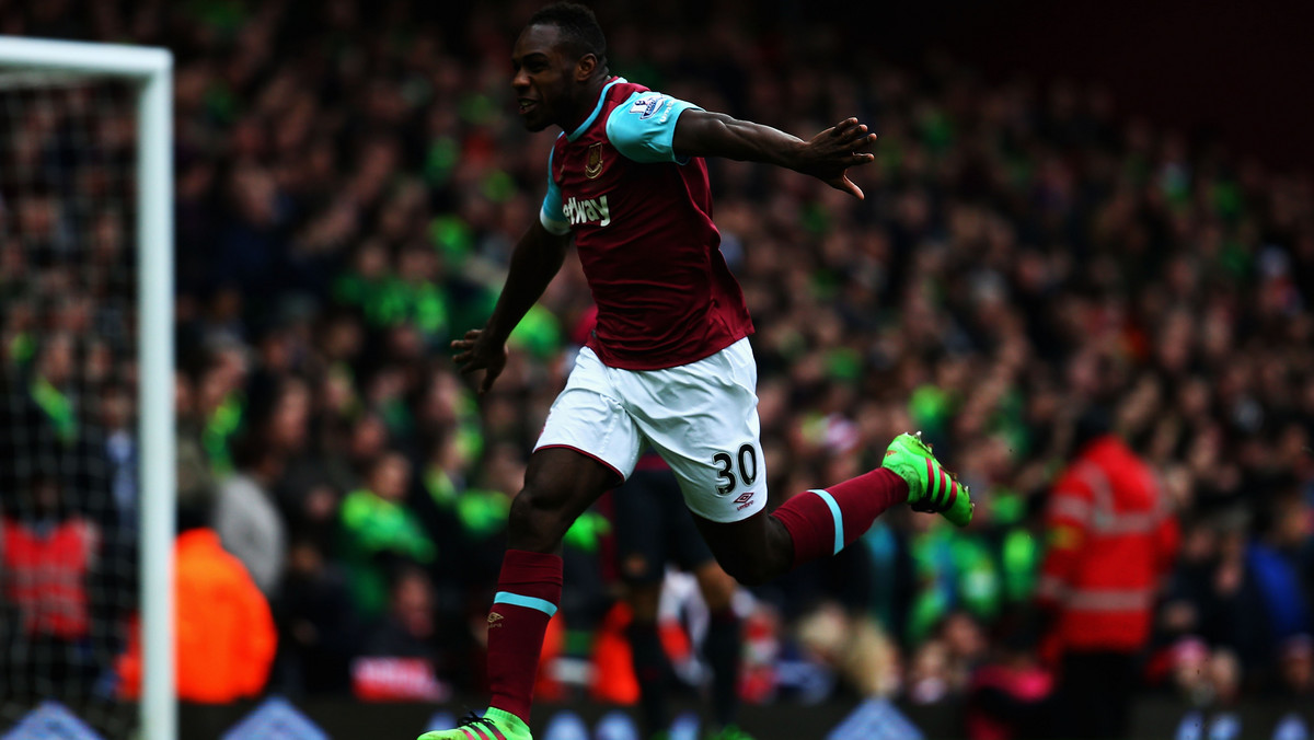 Michail Antonio, zawodnik West Ham United, w rozmowie z zagraniczną prasą wyznał, że płakał w momencie, gdy jego matka zablokowała mu kontrakt z Tottenhamem Hotspur. Rzecz miała miejsce kilka lat temu, gdy piłkarz miał 14 lat.