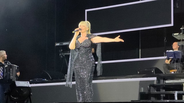 Suzana Jovanović plače na nastupu