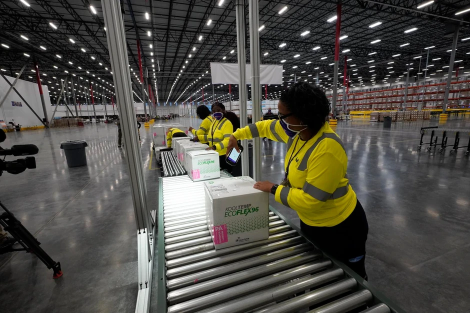 20201220 epa paul sancya - pool olive branch Di021151758 preview