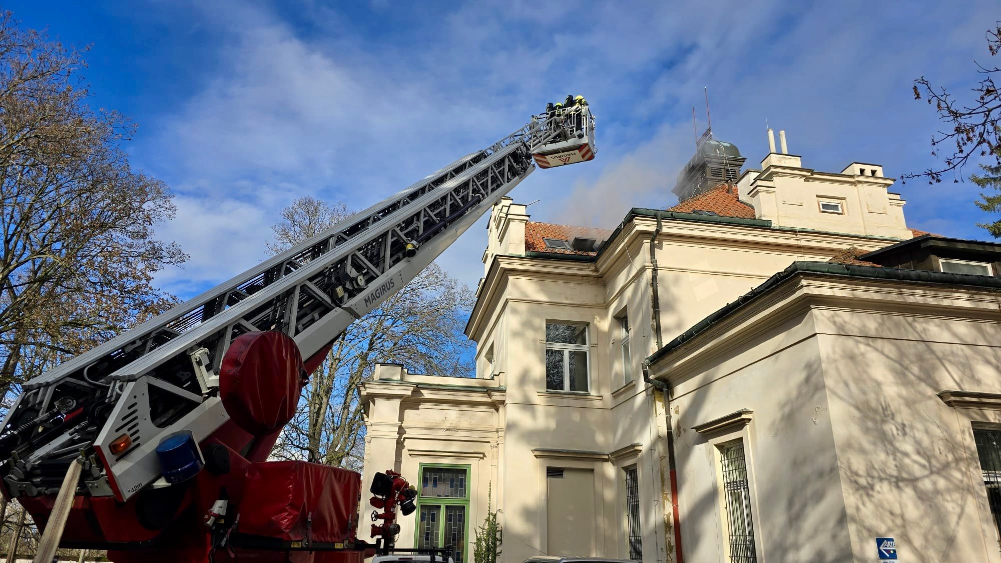 Požiar psychiatrickej kliniky v Bohniciach.