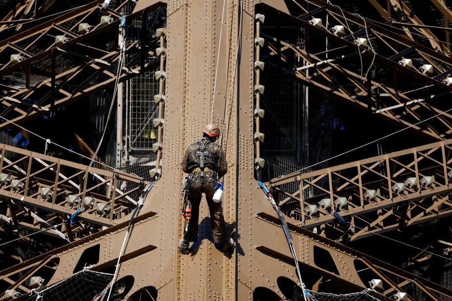 La Torre Eiffel está en mal estado.  Se filtraron informes secretos