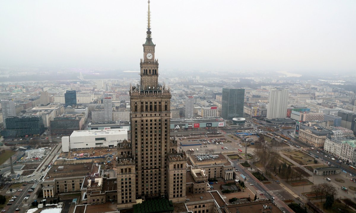 Historia Pałacu Kultury i Nauki. Wzorowano go na wieżowcach amerykańskich