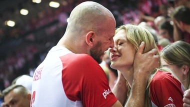 żona bartosza kurka przekazała niepokojącą informację. ukochana siatkarza trafiła do szpitala