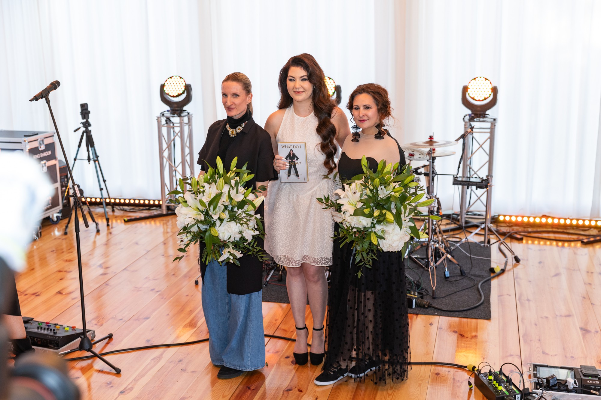 Adela Vinczeová na krste knihy Celeste Buckingham.
