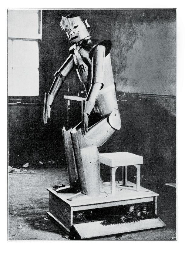 Robot ze sztuki „R.U.R. (Rossumovi Univerzální Roboti) Karela Čapka. Zdjęcie z gazety „L’Illustrazione Italiana z 5 maja 1929 r.