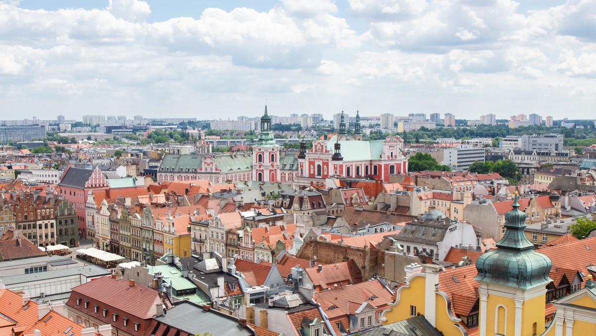 W Poznaniu w związku z imprezą sylwestrową w centrum miasta zmiany organizacji obejmą ruch pieszy, tramwajowy i samochodowy na placu Wolności.