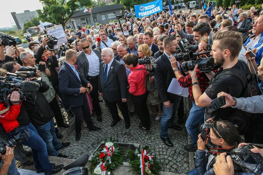 Lech Wałęsa zrugał Roberta Biedronia. „To jest grzech”