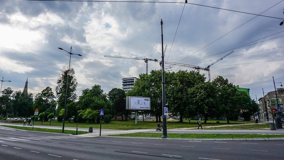 To jak dotąd najdroższa działka, którą chce sprzedać miasto. Licytacja dotycząca terenu u zbiegu alei Piłsudskiego i Kilińskiego zacznie się od kwoty 15 milionów, a na jakiej się zakończy, zależeć będzie od potencjalnych nabywców.