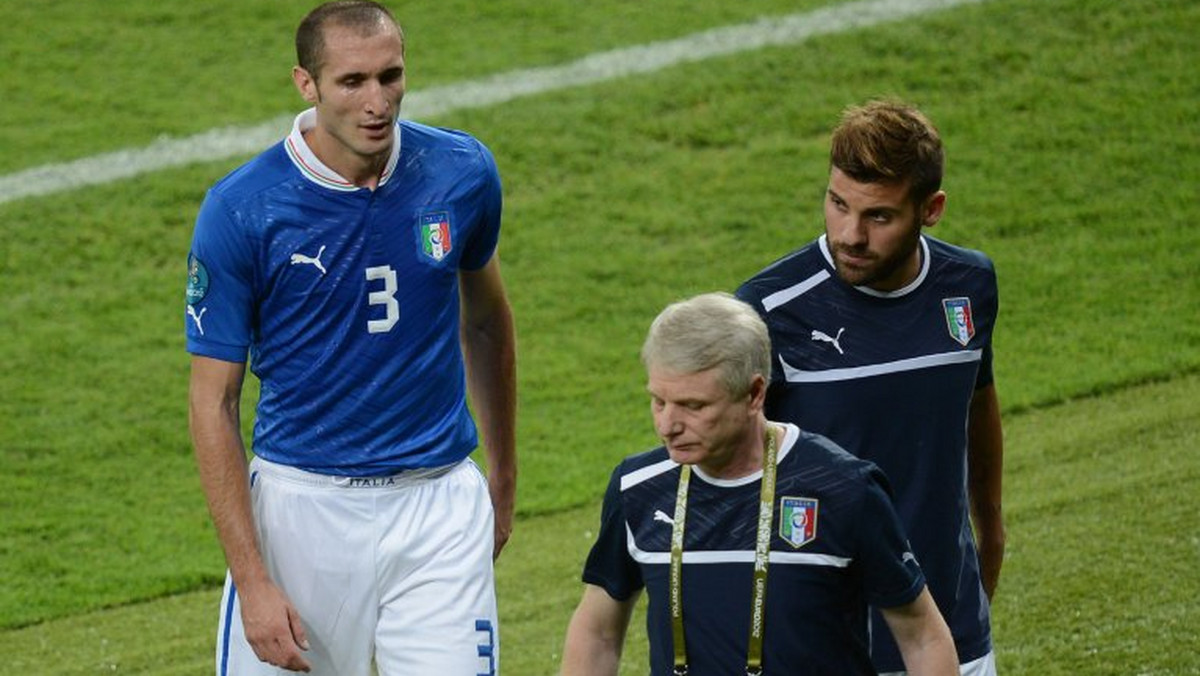 Występ włoskiego obrońcy Giorgio Chielliniego przeciw reprezentacji Brazylii stoi pod znakiem zapytania. Defensor ma problemy z kostką.