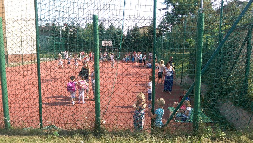 Ewakuacja szkoły w Piekarach Śląskich