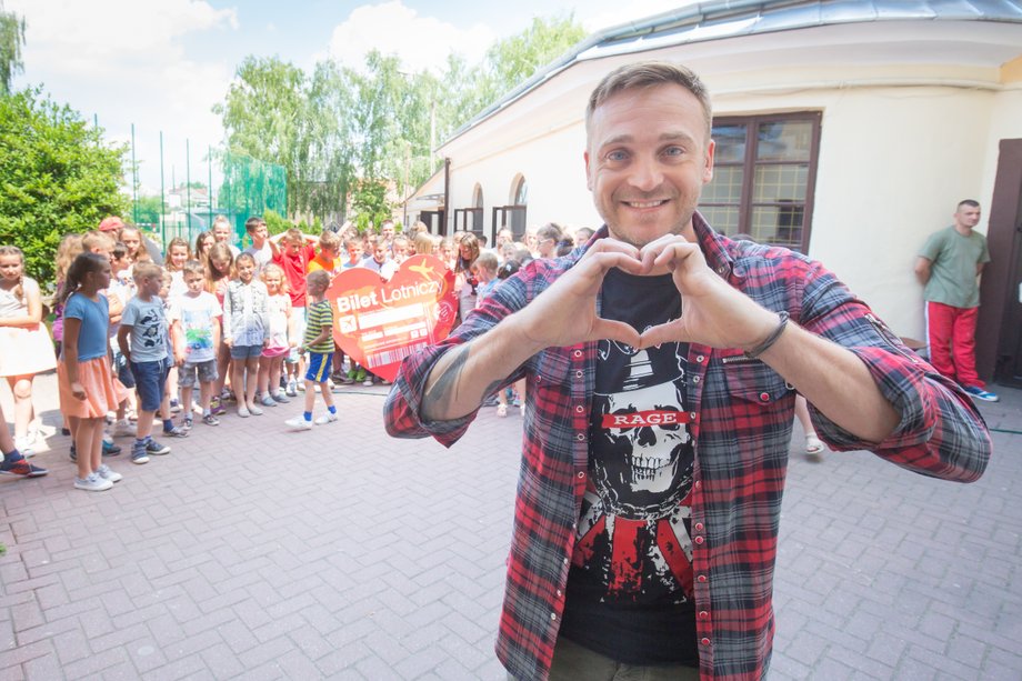 Mateusz Gessler jest prowadzącym "Drzewa marzeń"