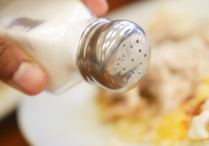 Presolili ste jelo? Iskusne domaćice koriste ove trikove da spasu jelo