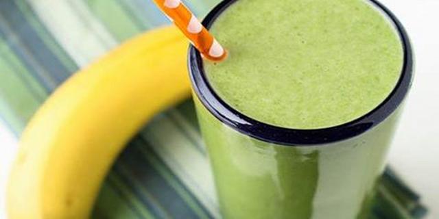 How to prepare banana and lettuce smoothie | Pulse Ghana