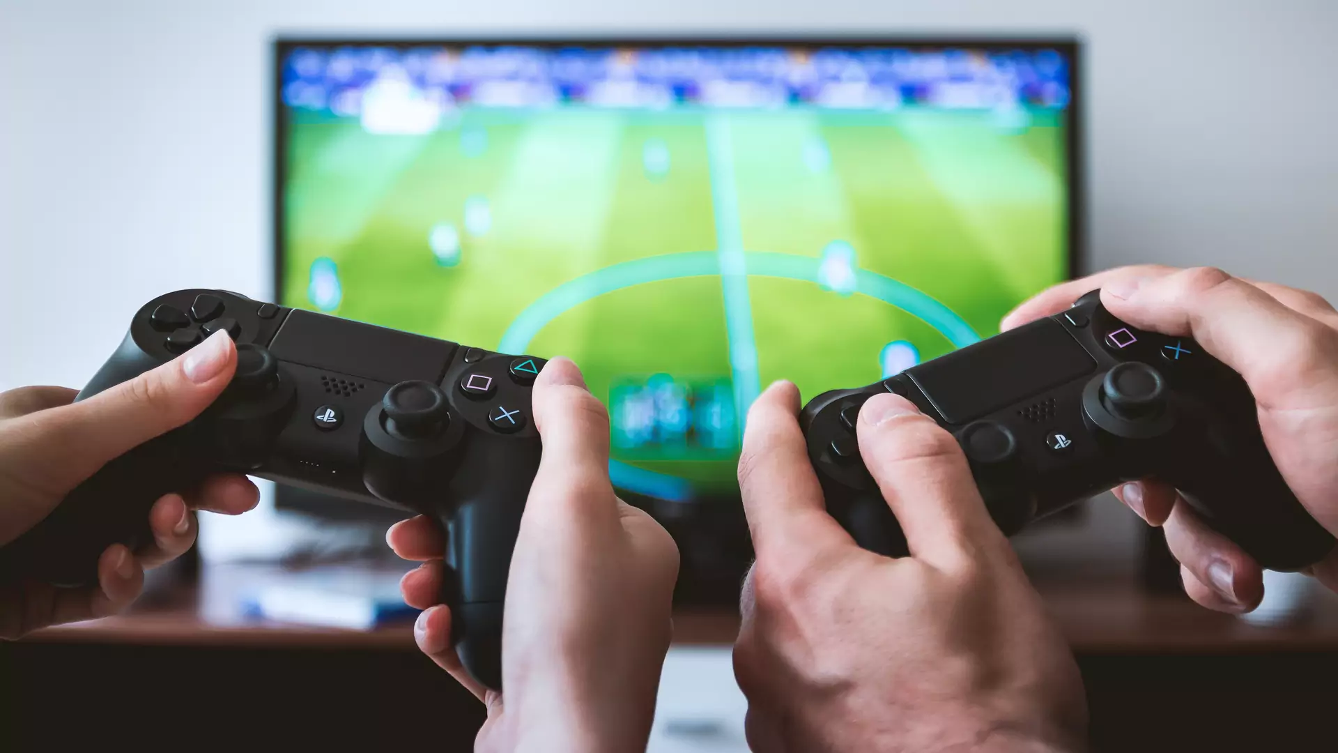 Promo dnia: FIFA 21 za połowę ceny z darmową dostawą. Na PC, XBOX i PS