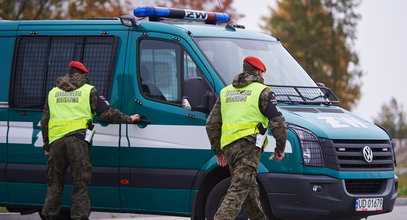 Wypadek pod Mińskiem Mazowieckim. Pojazd wojskowy wypadł z drogi