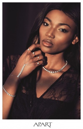 Osi Ugonoh w sesji Apart