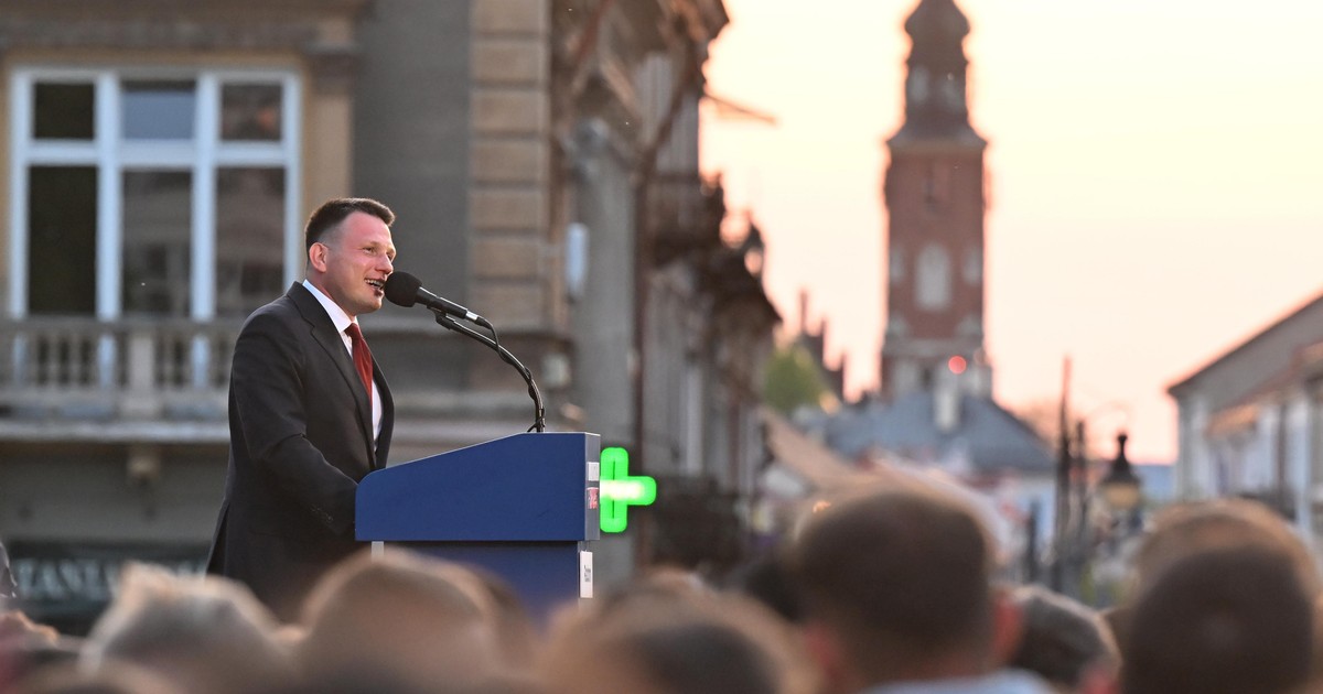Byłam na wiecu Mentzena. Nastoletni chłopcy tratowali się, by dostać różową czapkę