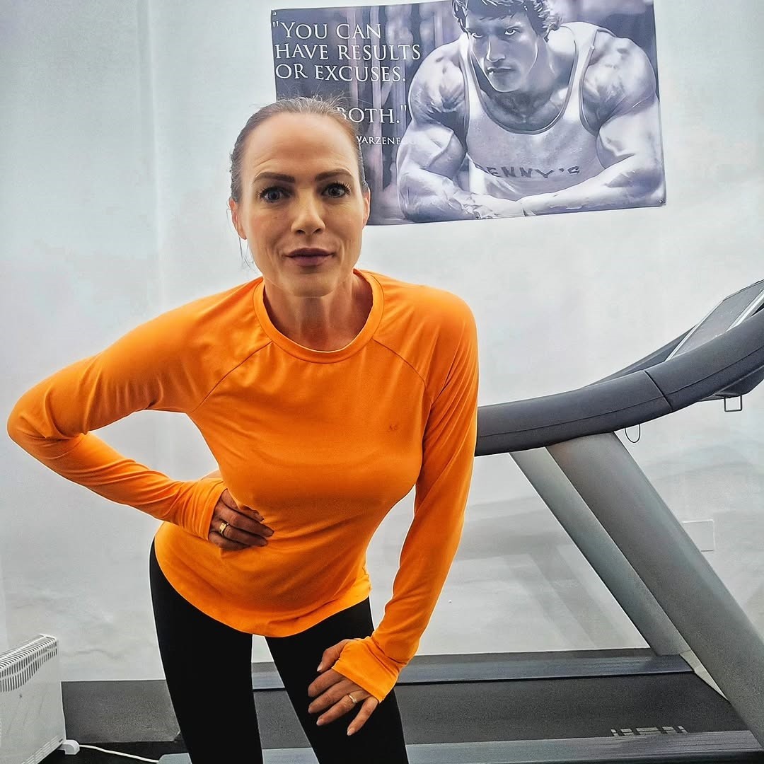 Adriana Kneissl sa môže pýšiť fantastickou postavou.