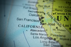 Kalifornia zagrożona powodzią. Ewakuacje z powodu fal przekraczających 9 metrów