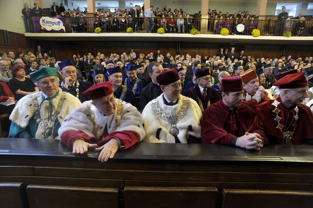 Feudalizm przetrwał na uniwersytetach