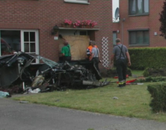 Audi S8 roztrzaskane przez Polaka w Belgii/źródło tvl.be