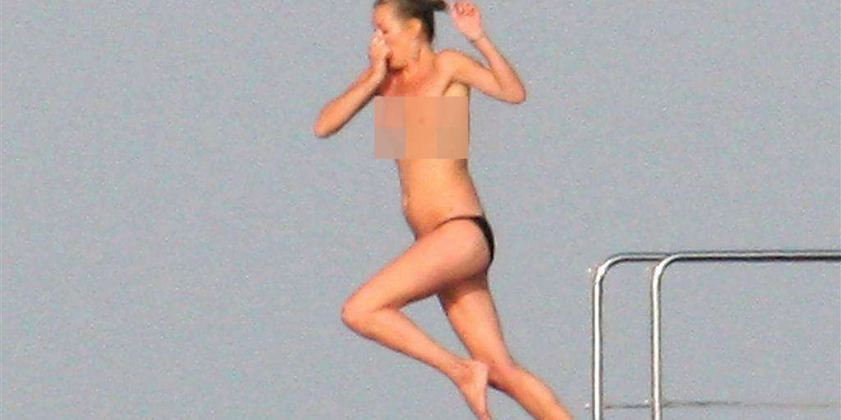 Tak wypoczywa Kate Moss. Topless!