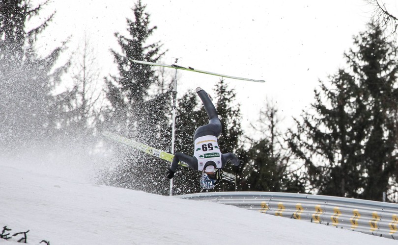 Koszmarny upadek Thomasa Morgensterna. Uderzył głową o zeskok