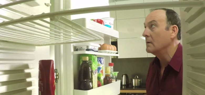 PO stosuje stare chwyty wyborcze PiS. Nowy spot z pustą lodówką i błyskawiczna riposta Prawa i Sprawiedliwości. ZOBACZ WIDEO