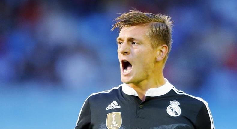 Real Madrid's Toni Kroos celebrates his goal against Celta Vigo during their Spanish first division soccer match at Balaidos stadium in Vigo April 26, 2015. REUTERS/Miguel Vidal